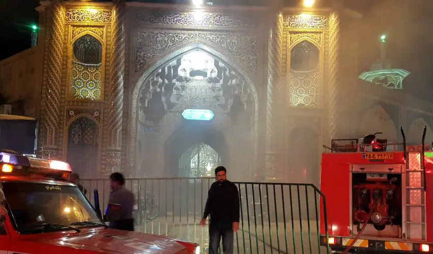 (تصاویر) مهار آتش‌سوزی صحن حرم حضرت معصومه (س)
