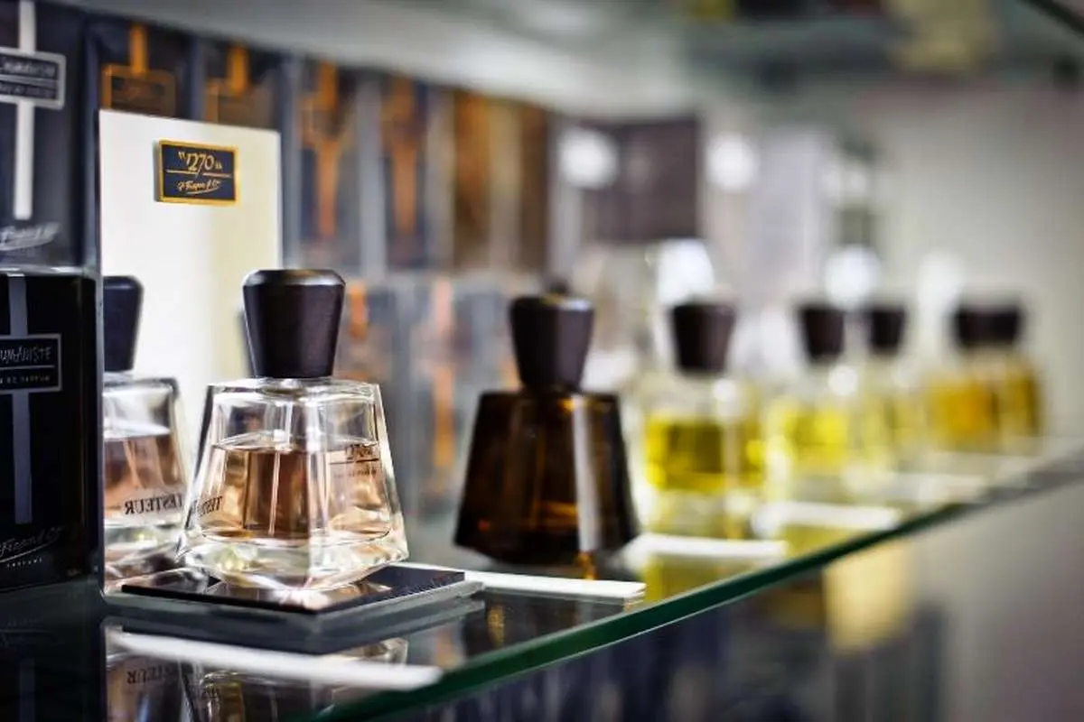 از پرده نقرهای تا شیشه ادکلن؛ فروش عطر به اسم لیلا حاتمی و بهاره رهنما