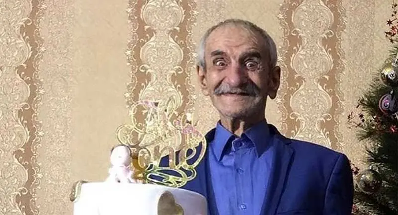 پسر احمد پورمخبر: پدرم گدایی نکرده و آلزایمر دارد