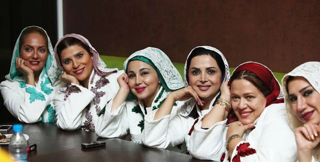 مگر به دنیا آمدن فرزندان سلبریتی‌ها در خارج از کشور جرم است؟