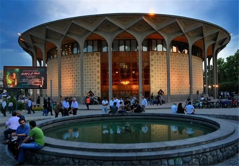 واکاوی هفت‌تیرکشی در تئاترشهر