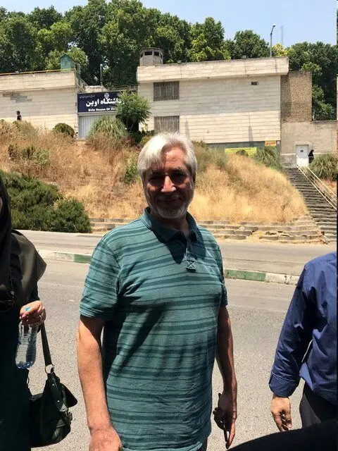 عرب سرخی برای اجرای حکم عازم اوین شد