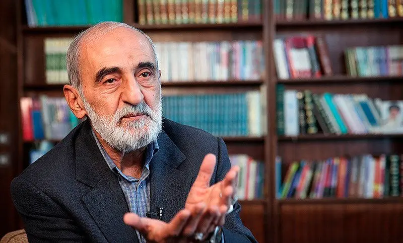 کیهان: سخنان "ظریف" وهن نظام اسلامی است!