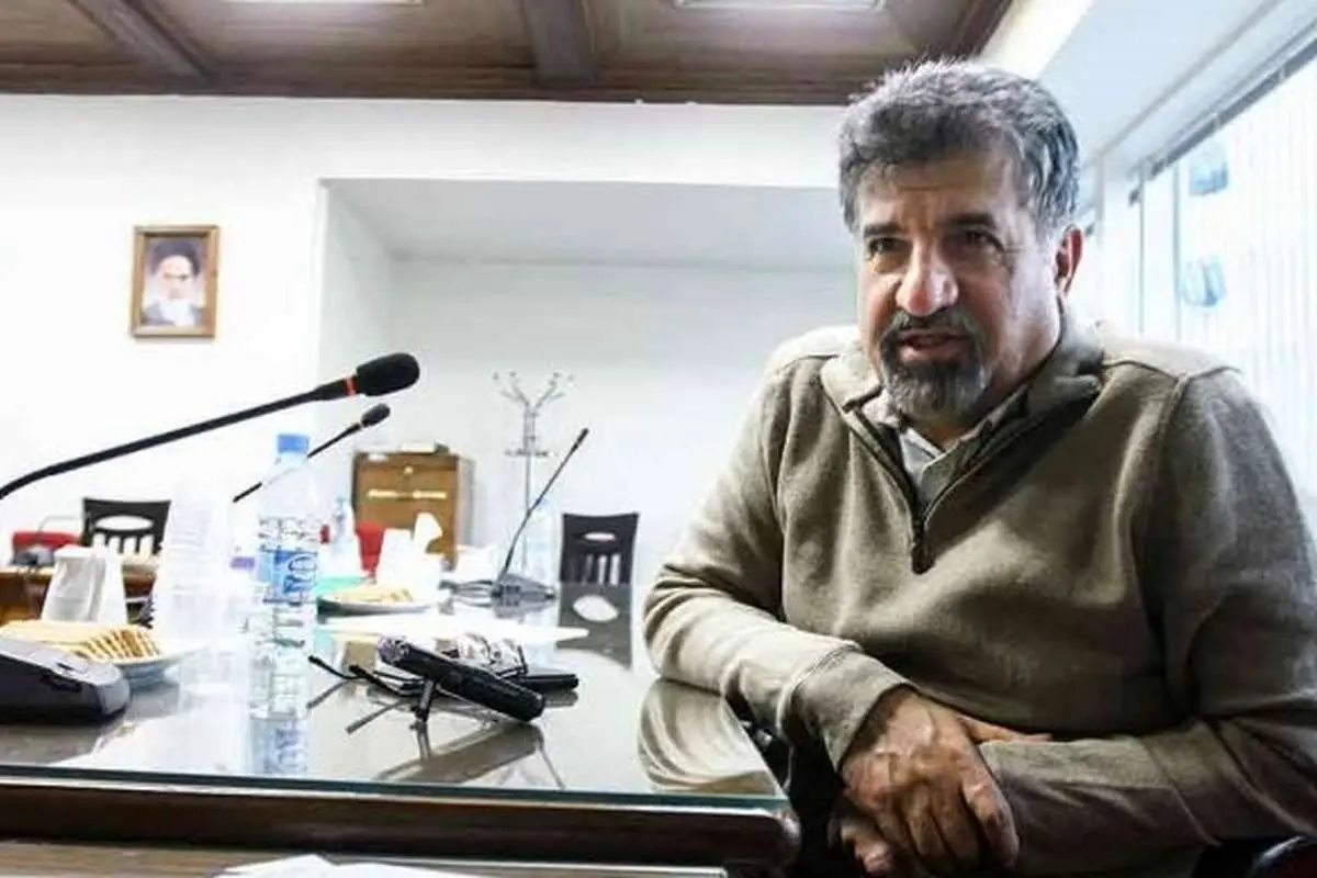 ناصر هادیان: برای «گفتگو» با آمریکا اعلام آمادگی کنیم