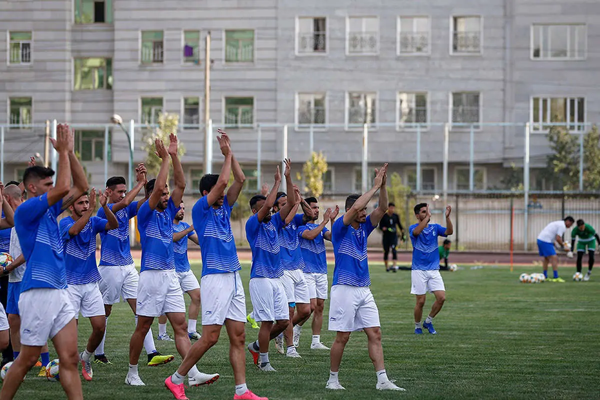 (تصاویر) میزبانی استراماچونی از هواداران استقلال پشت میلهها
