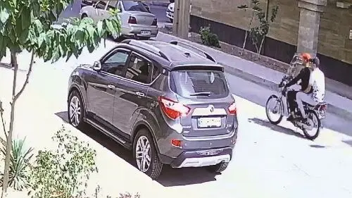 بریدن دستبند طلا با قمه در روز روشن!