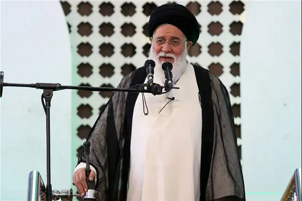 علم‌الهدی: اگر توان حل مشکلات را ندارید مردم پای کار بیایند