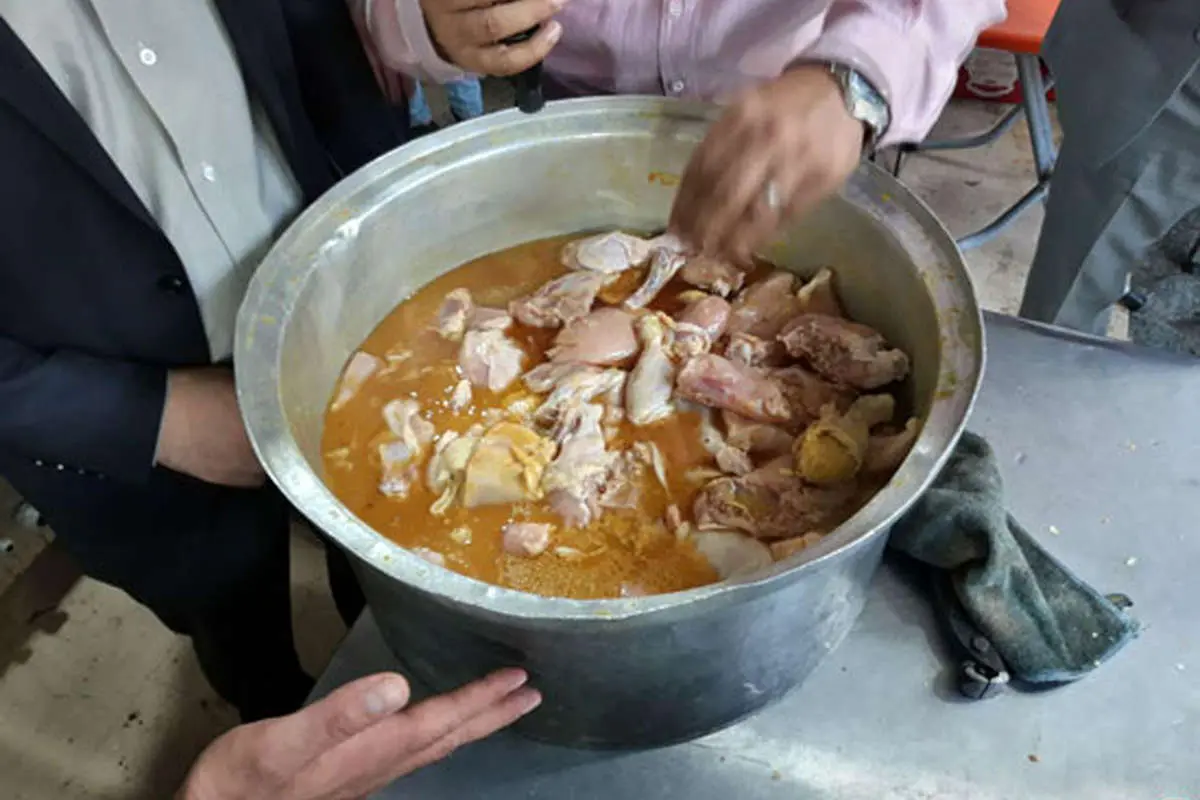 (تصاویر) کشف قیمههای یخ زده چندبار پخته شده!