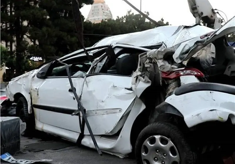 (تصاویر) فرار راننده ۲۰۶ پس از واژگونی مرگبار تویوتا