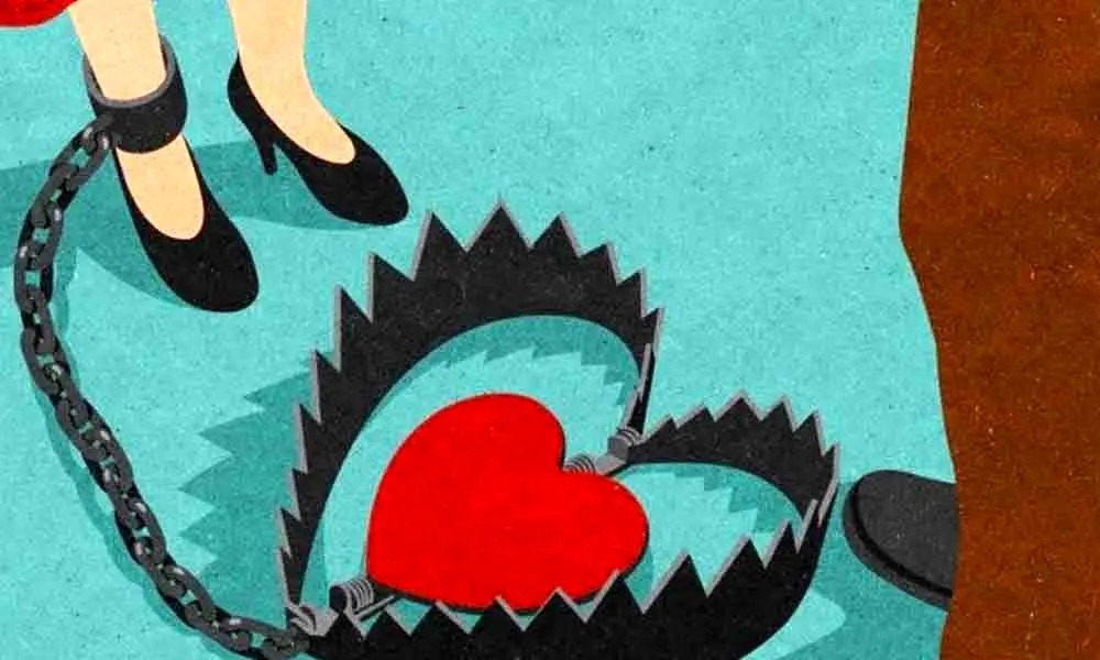 زن بیوه در دام عاشق قلابی