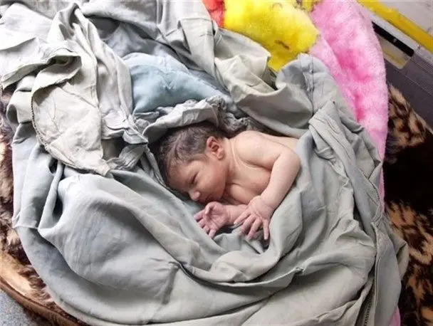 پیدا شدن نوزاد ۵ ماهه در شهرک غرب