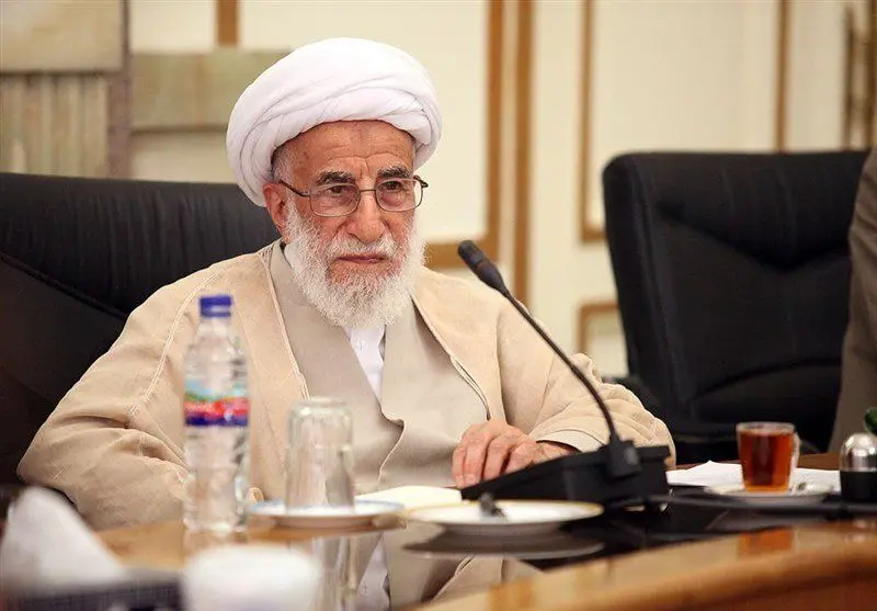 آیت‌الله جنتی: ترامپ مثل ببر فریاد می‌زند و مثل گربه می‌ترسد