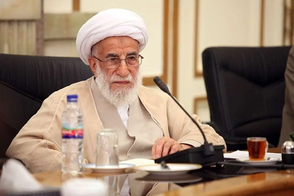 آیتالله جنتی: ترامپ مثل ببر فریاد میزند و مثل گربه میترسد