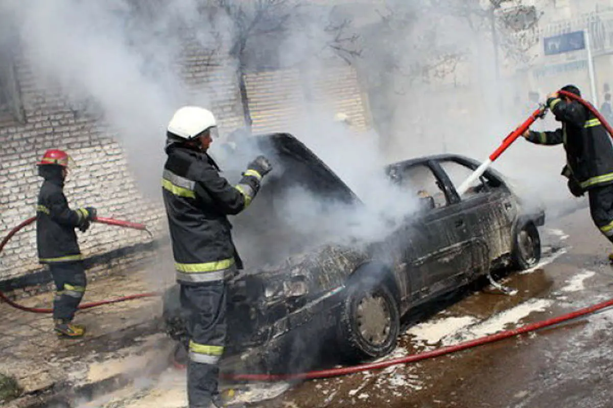 پژو ۴۰۵ در حین حرکت آتش گرفت