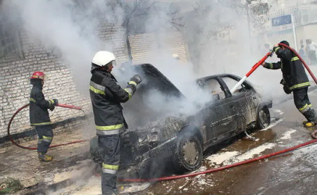 پژو ۴۰۵ در حین حرکت آتش گرفت