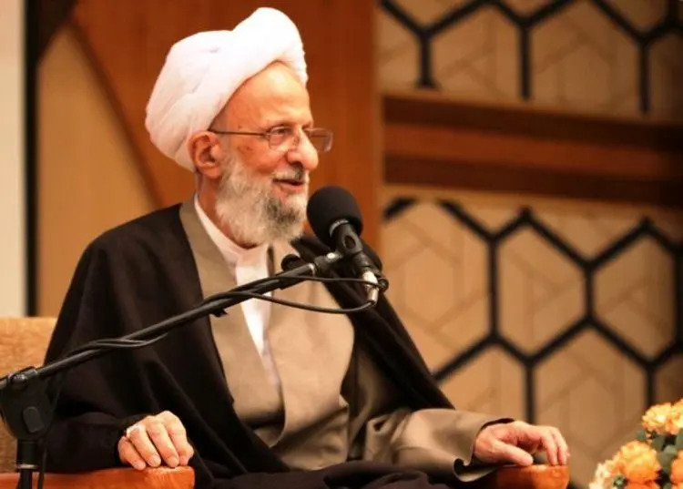 مصباح‌یزدی: تقسیم افراد به ضدانقلاب یا کاملا انقلابی نادرست است