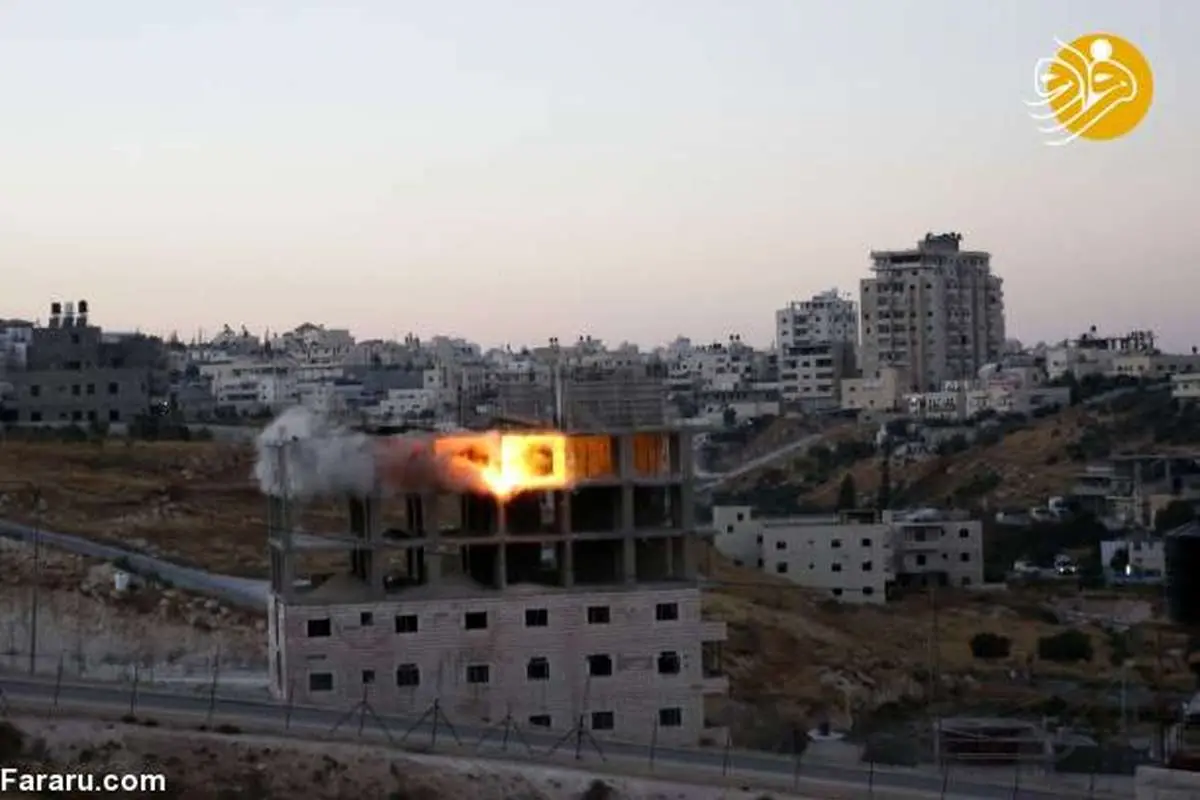 (تصاویر) لحظه تخریب منزل یک فلسطینی با مواد منفجره