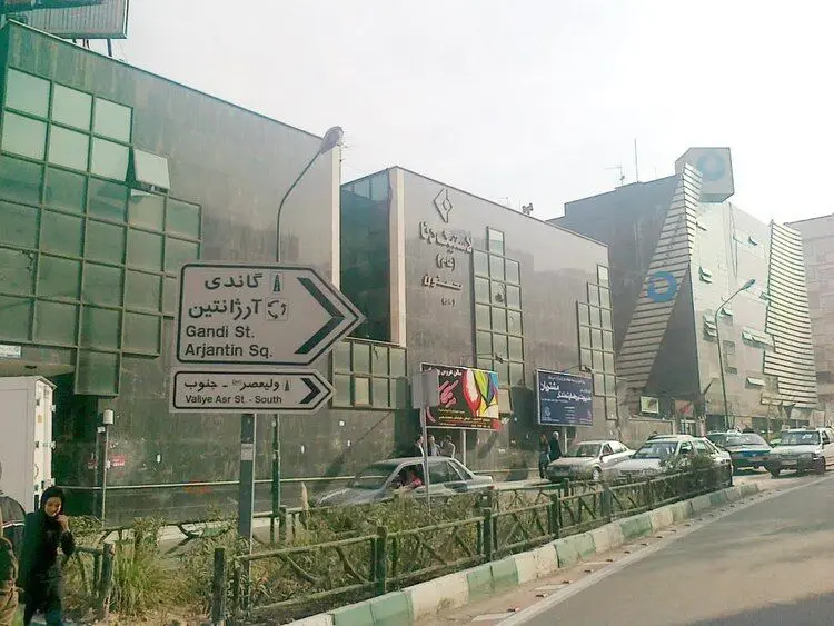 (جدول) نرخ خرید آپارتمان در محله گاندی تهران؛ کف قیمت متری ۲۰ میلیون!
