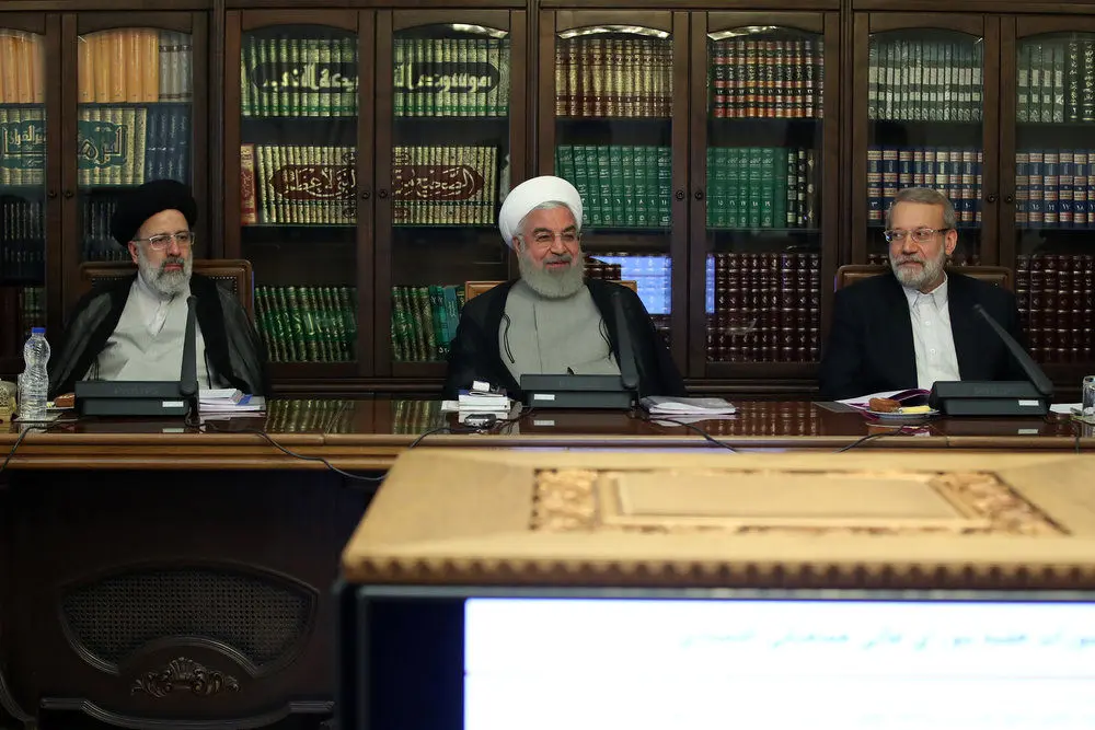 (تصاویر) روحانی، رئیسی و لاریجانی پشت یک میز