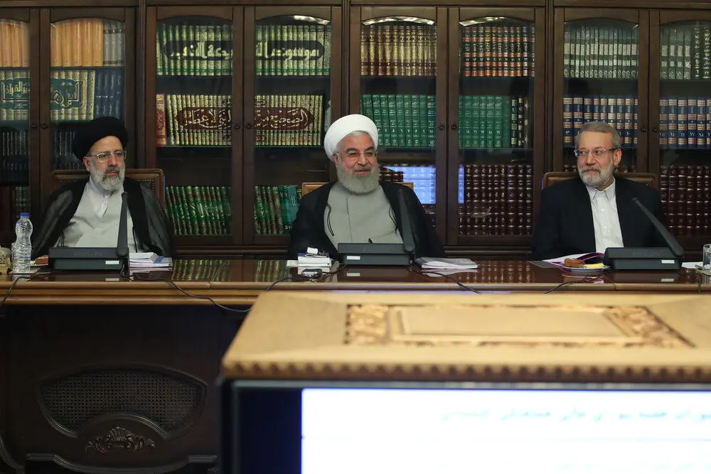 (تصاویر) روحانی، رئیسی و لاریجانی پشت یک میز
