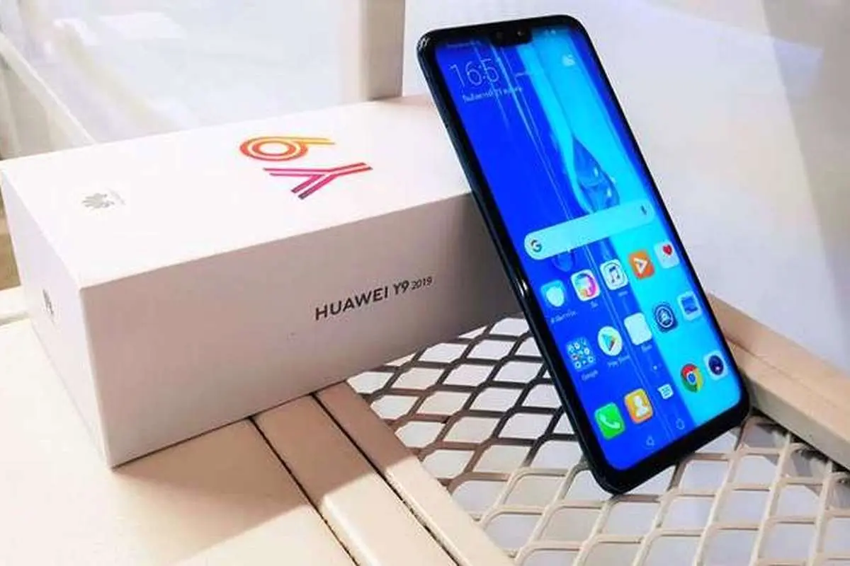 هوآوی Y9 2019؛ ایستاده با مشت