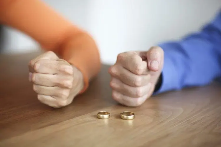 مینا بعد از ۱۵سال به من خیانت کرد، اما او را بخشیدم!