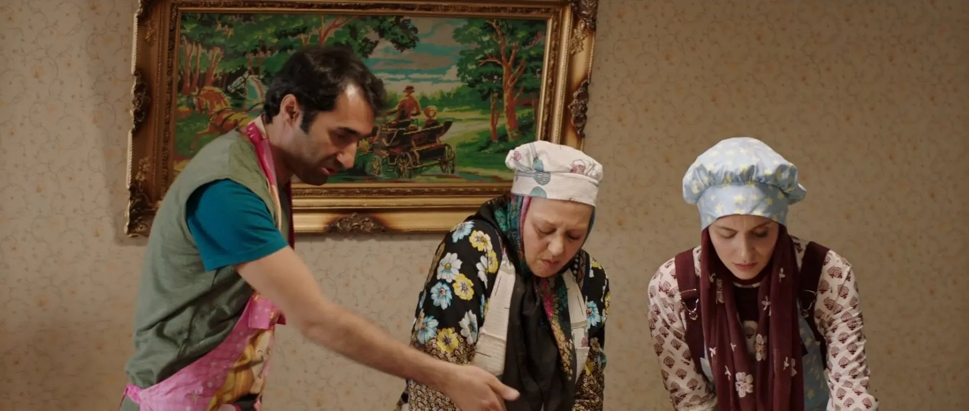 قسمت سیزدهم سالهای دور از خانه؛ قهر و آشتی خنجری