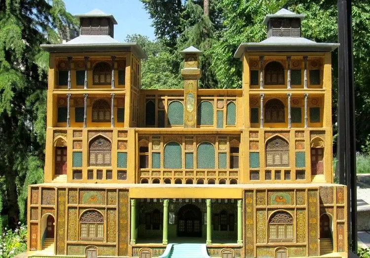 بر سر تاریخ ایران چه می‌آید؟