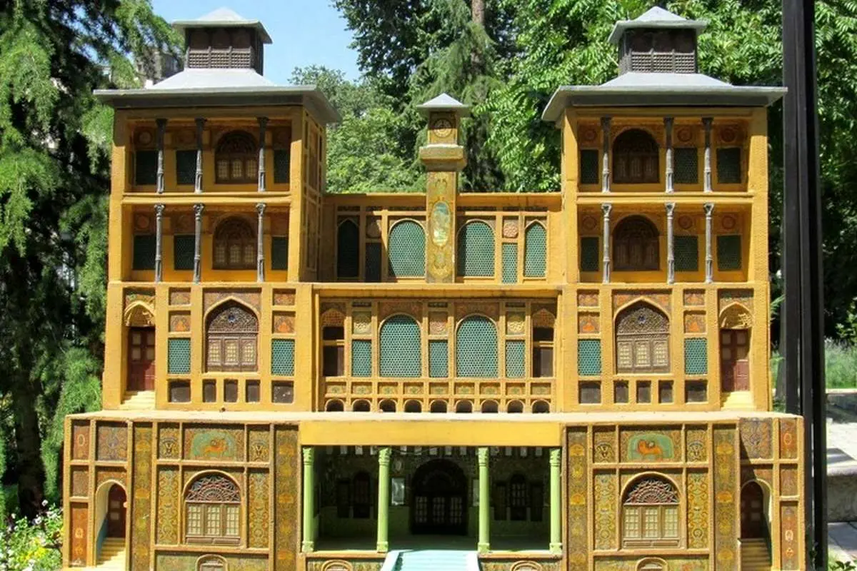 بر سر تاریخ ایران چه می‌آید؟
