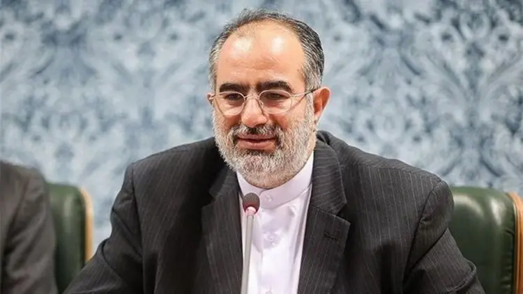 کنایه توئیتری حسام‌الدین آشنا به ترامپ