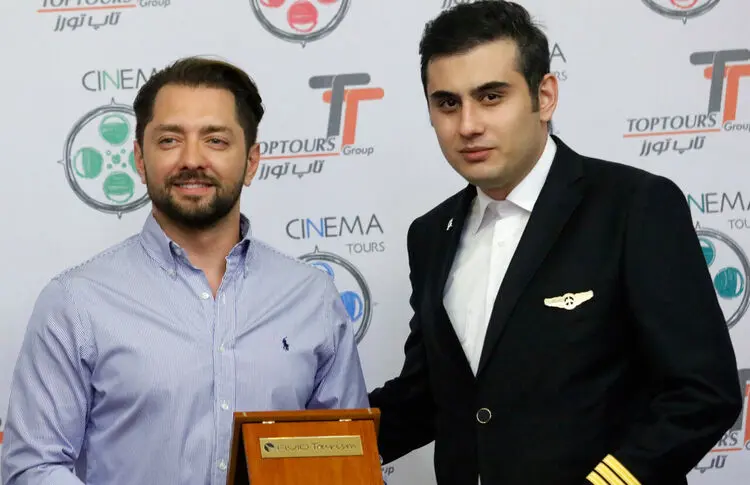 (تصاویر) از بهرام رادان تا نرگس آبیار در فرش قرمز جشنواره فیلم «سینماتورز» در کیش