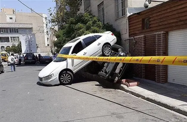 (عکس) تصادف عجیب رانا و هیوندا در خیابانی فرعی در تهران