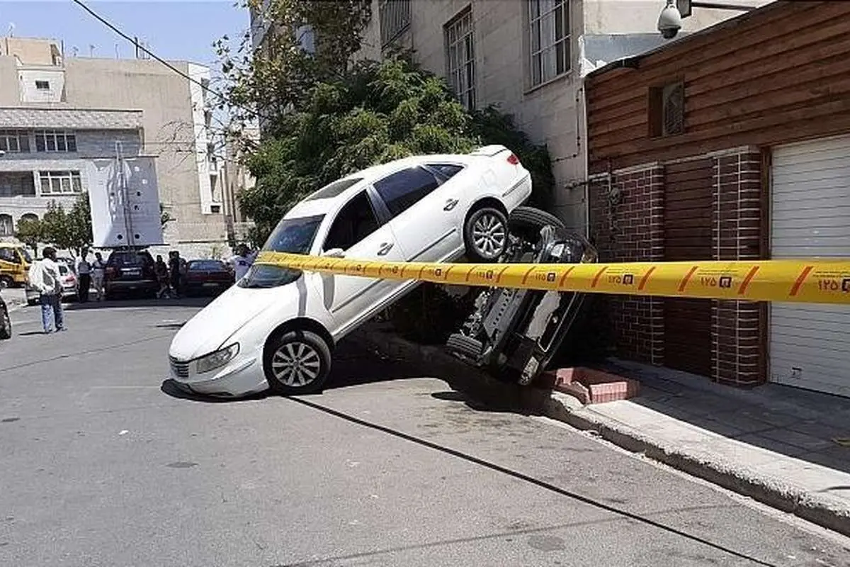 (عکس) تصادف عجیب رانا و هیوندا در خیابانی فرعی در تهران