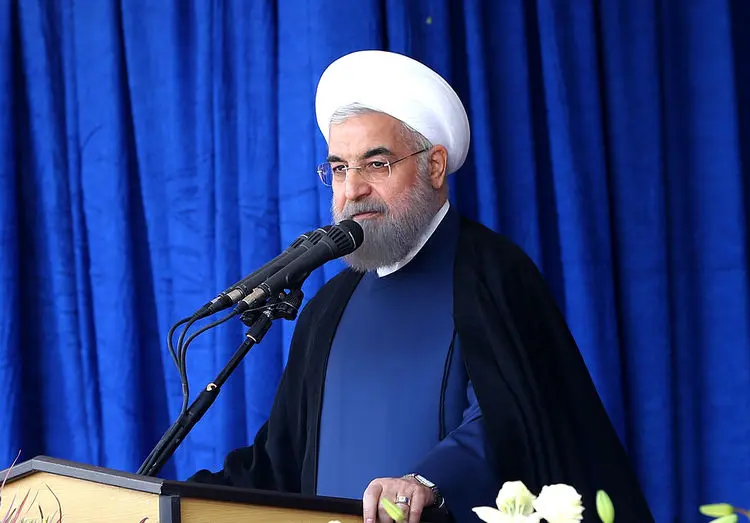 روحانی: ادعای ابرقدرتی دارند، اما از منطق و مصاحبه «ظریف» می‌ترسند