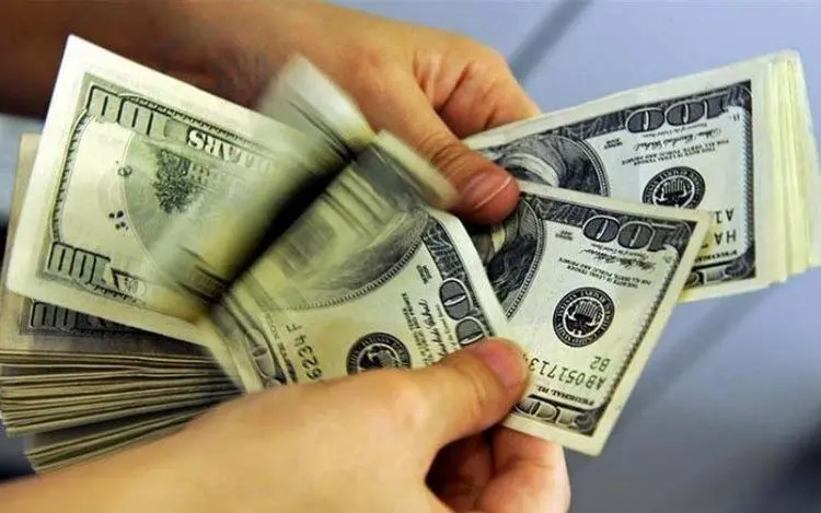 سکوت دولت و بی‌خبری مجلس در هزینه کرد دلار ۴۲۰۰ تومانی