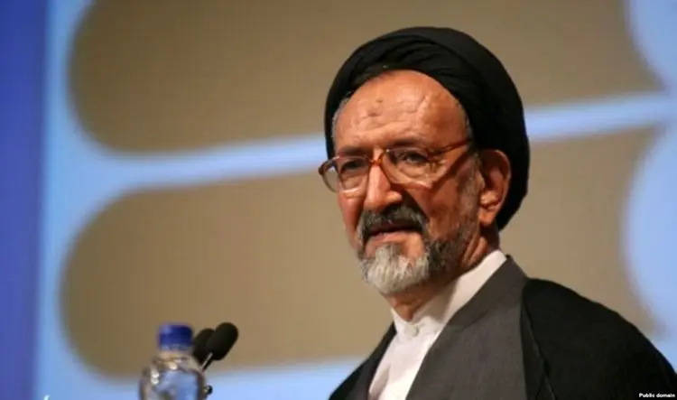 دعایی: ظریف در برابر گاندوهای داخلی و کابوهای خارجی ایستاد