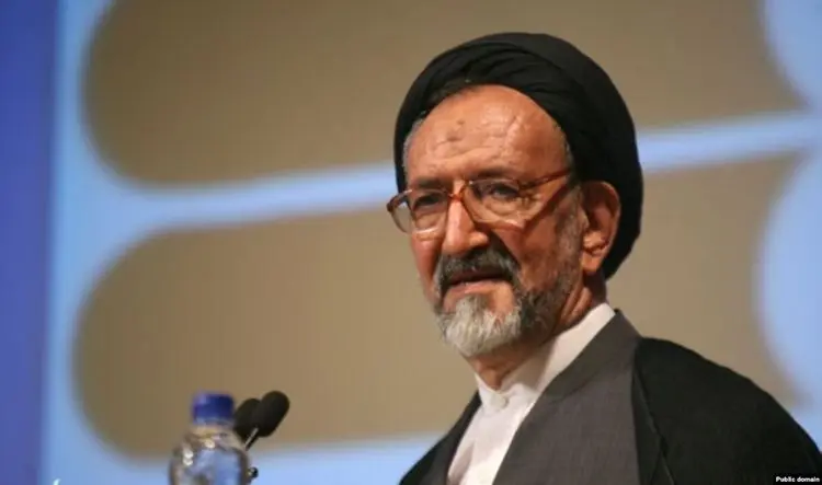 دعایی: ظریف در برابر گاندوهای داخلی و کابوهای خارجی ایستاد