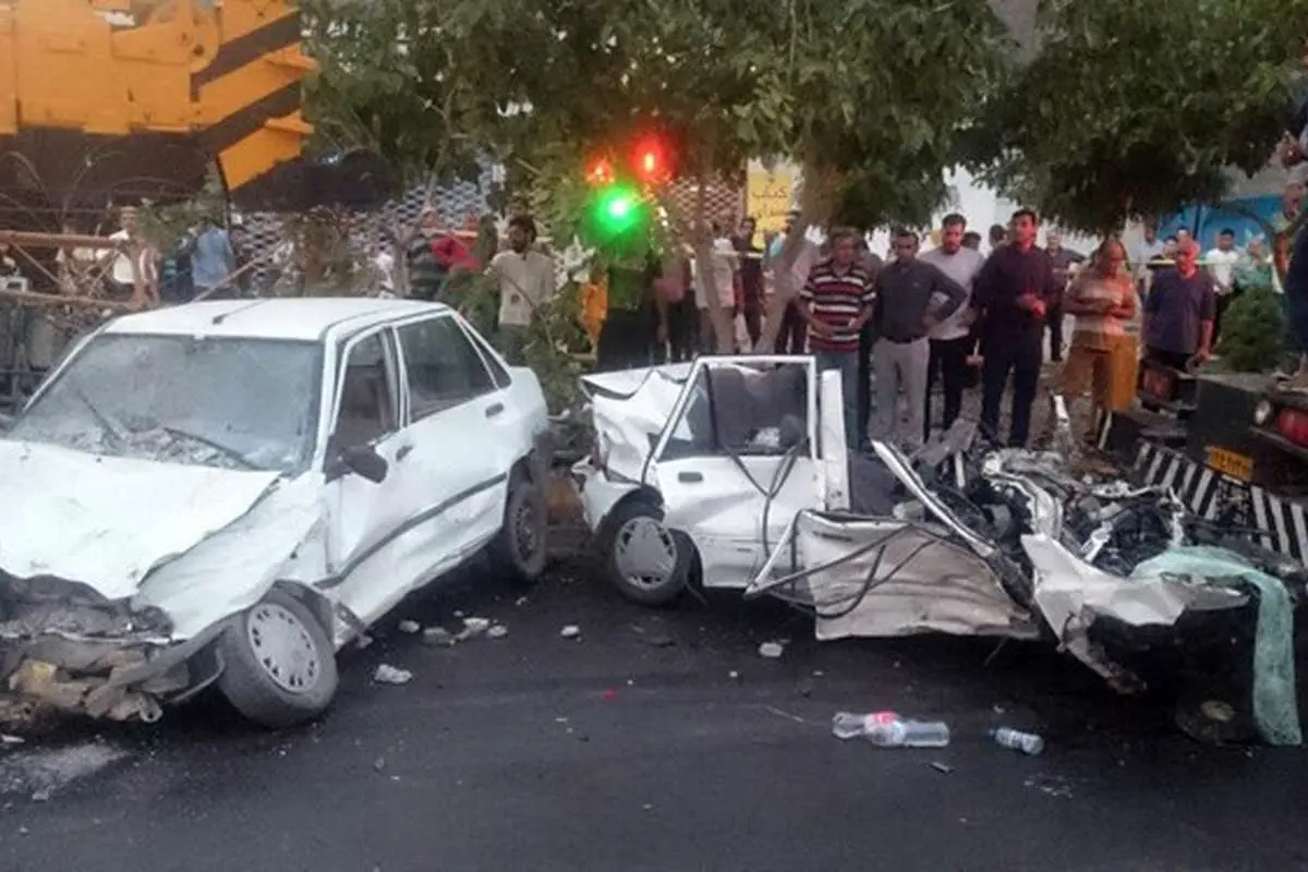 انحراف یک دستگاه جرثقیل در مشهد 9 کشته و مجروح برجا گذاشت