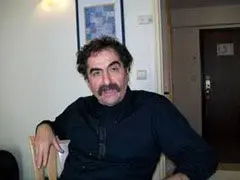 این جهان فقط به درد دلال ها و دلقک ها می خورد