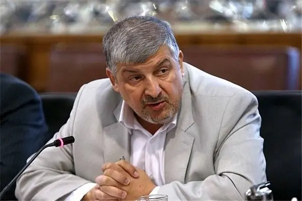 حقیقت‌پور: آمریکا از مانور دیپلماتیک ظریف هراس دارد