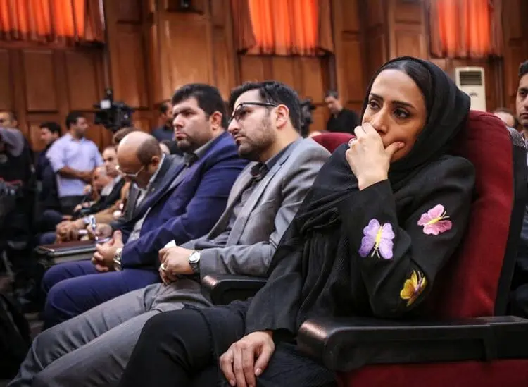 (عکس) دختر و داماد نجفی در دادگاه