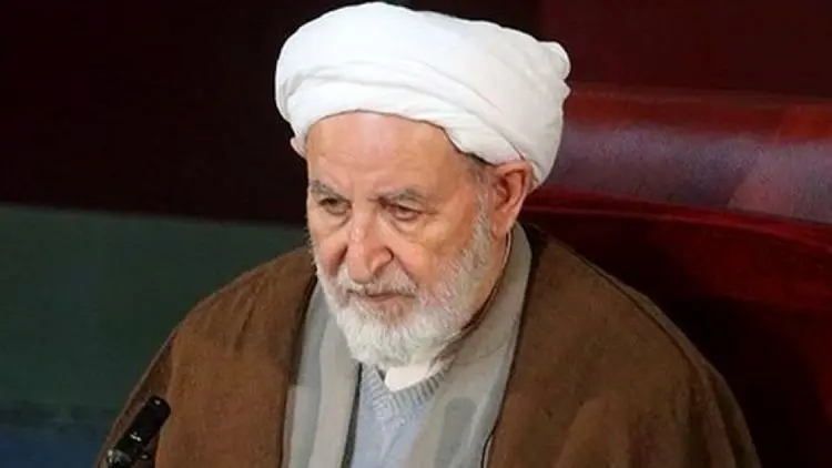 آیت‌الله یزدی: می‌گویند من چند پمپ بنزین و کارخانه دارم