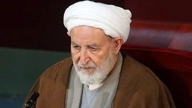آیت‌الله یزدی: می‌گویند من چند پمپ بنزین و کارخانه دارم
