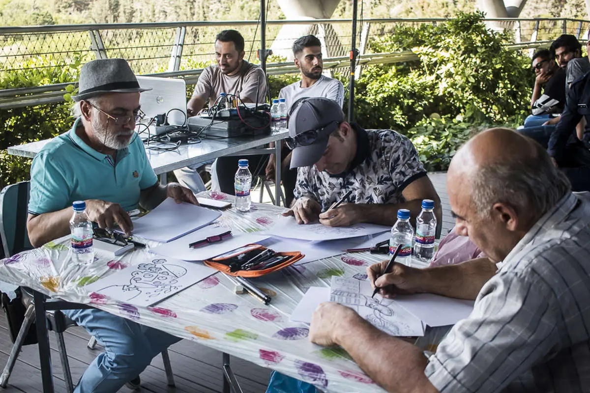 (تصاویر) گردهمایی کاریکاتوریستها روی پل طبیعت