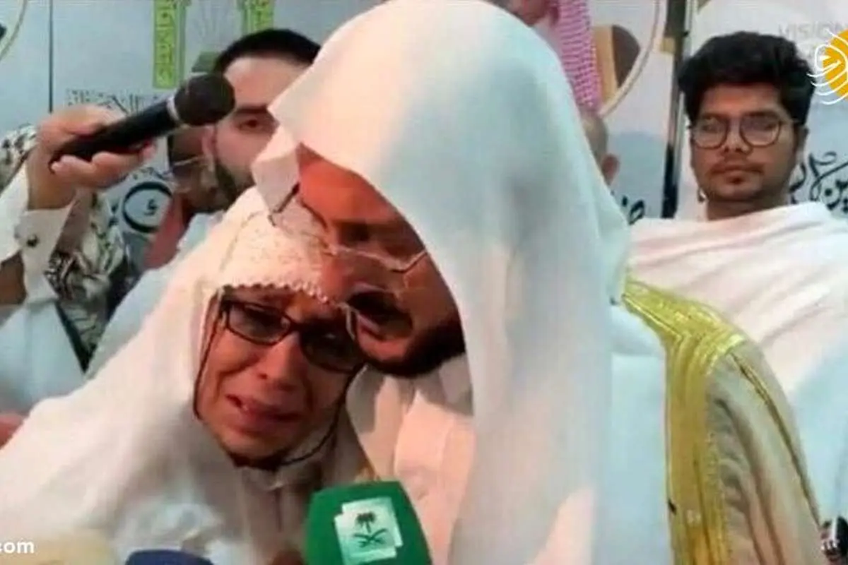 (فیلم) دردسر آقای وزیر به دلیل بوسیدن حاج خانم