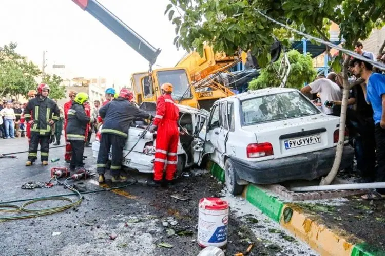(فیلم و عکس) حادثه جرثقیل بلوار هاشمیه مشهد؛ جرثقیلِ مرگ ۴ قربانی گرفت