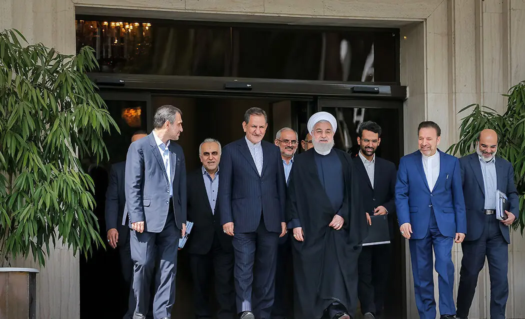 (تصاویر) از سلفی جهرمی تا عکاسی ربیعی در روز خبرنگار