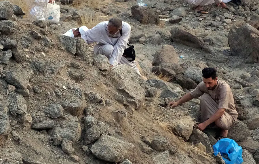(تصاویر) آمادگی حاجیان برای رمی شیطان