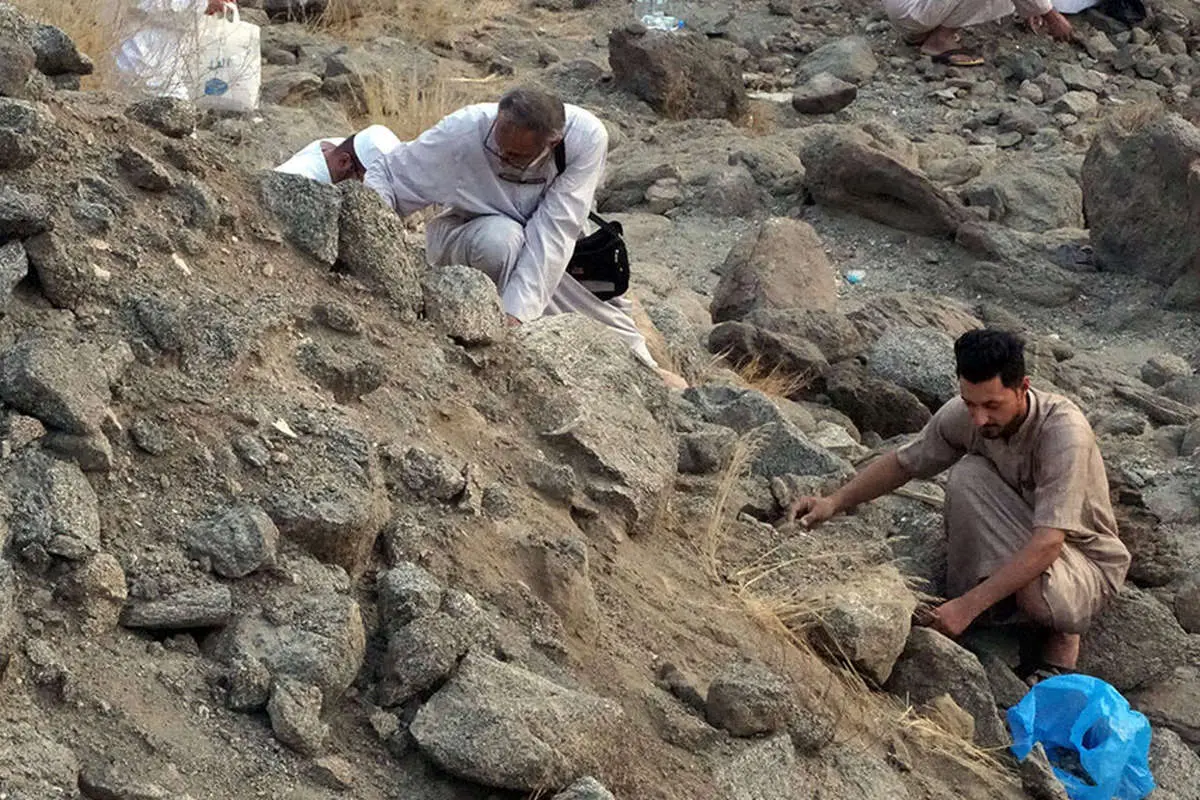 (تصاویر) آمادگی حاجیان برای رمی شیطان