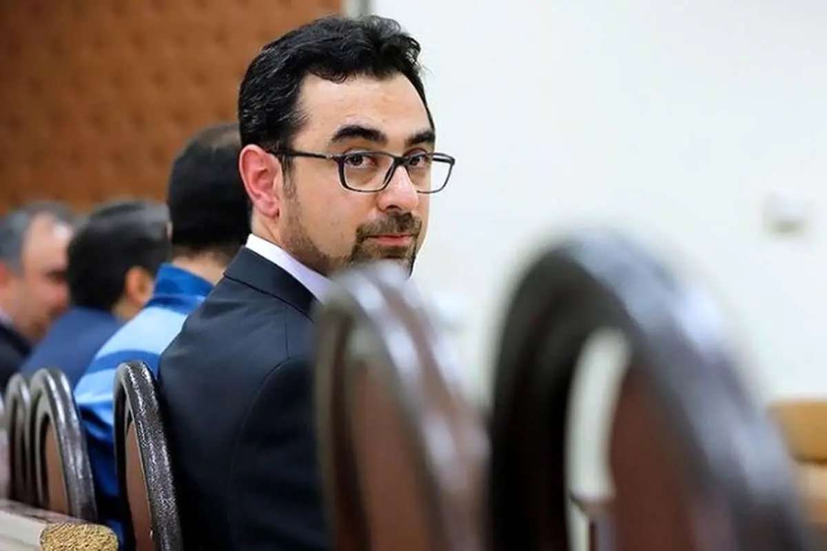 چرا دادگاه احمد عراقچی غیرعلنی برگزار میشود؟